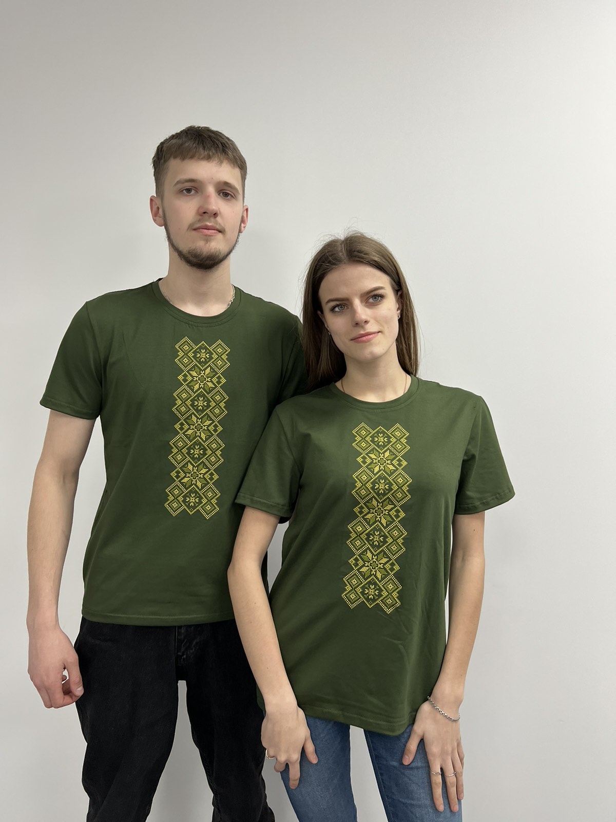 Футболка з вишивкою класична преміум S - XL